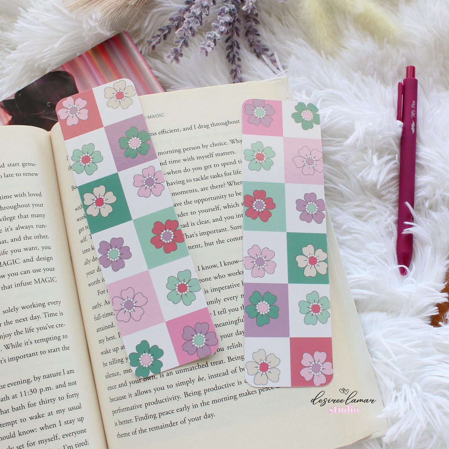 Retro Daisy Bookmark