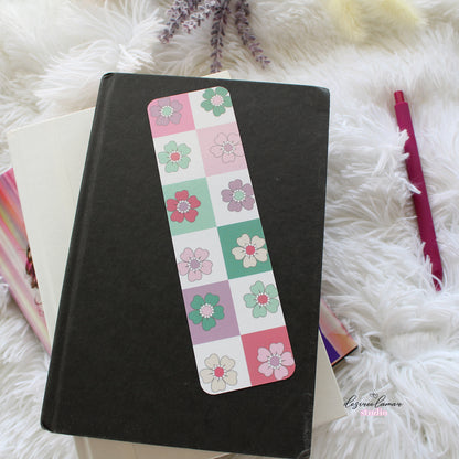 Retro Daisy Bookmark